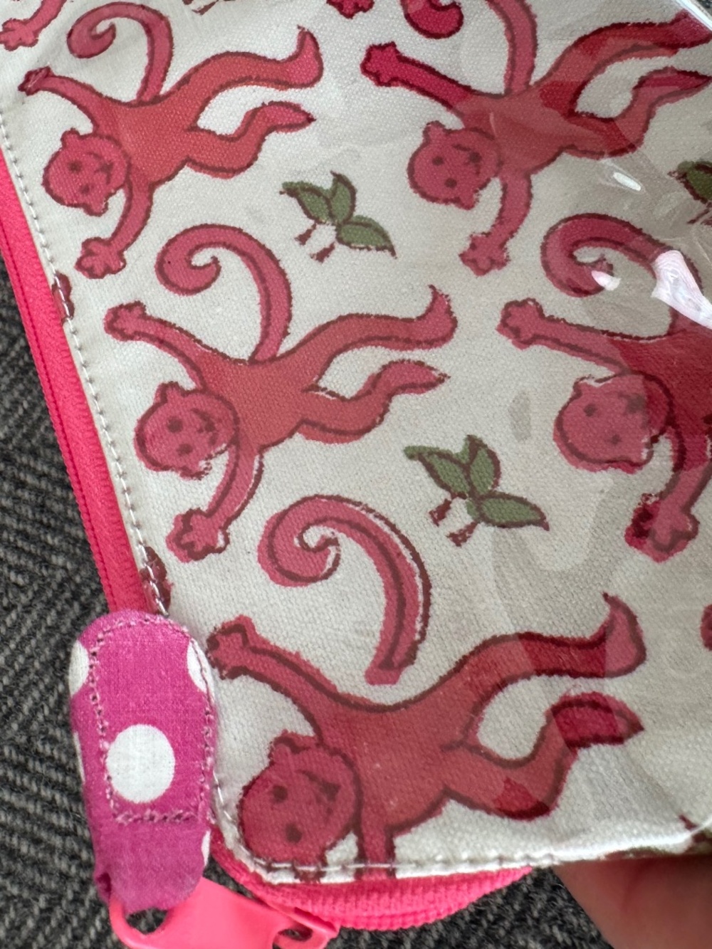 NWOT, ROBERTA ROLLER RABBIT, MAKEUP BAG - Picture 13 of 14